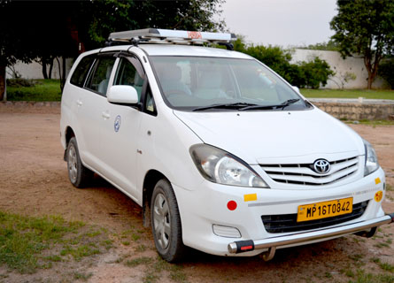 Innova Taxi Khajuraho